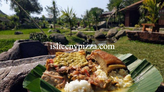 Wisata Kuliner Warung Watoe Gadjah: Lezat dan Instagramable
